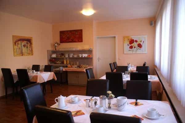 City Hotel Карлсруе Екстериор снимка
